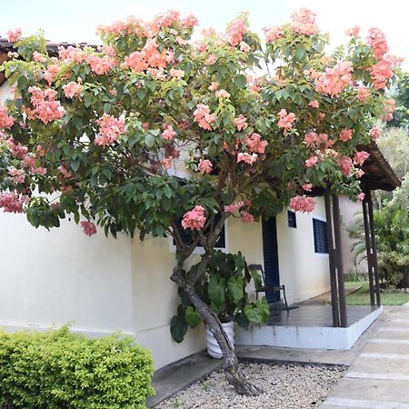 Rosa Spa E Pousada Aparecida de Goiânia Exterior foto