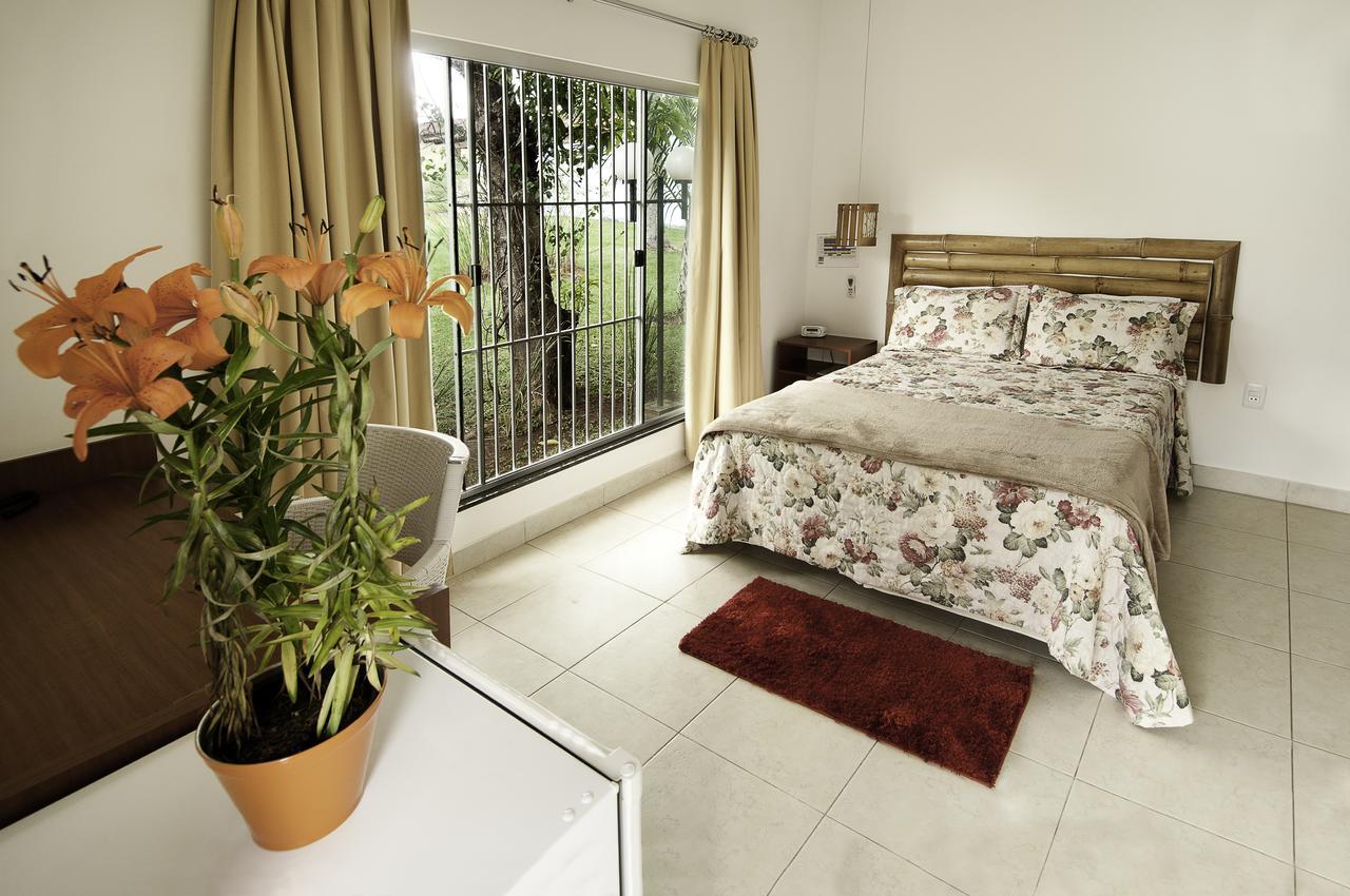 Rosa Spa E Pousada Aparecida de Goiânia Exterior foto